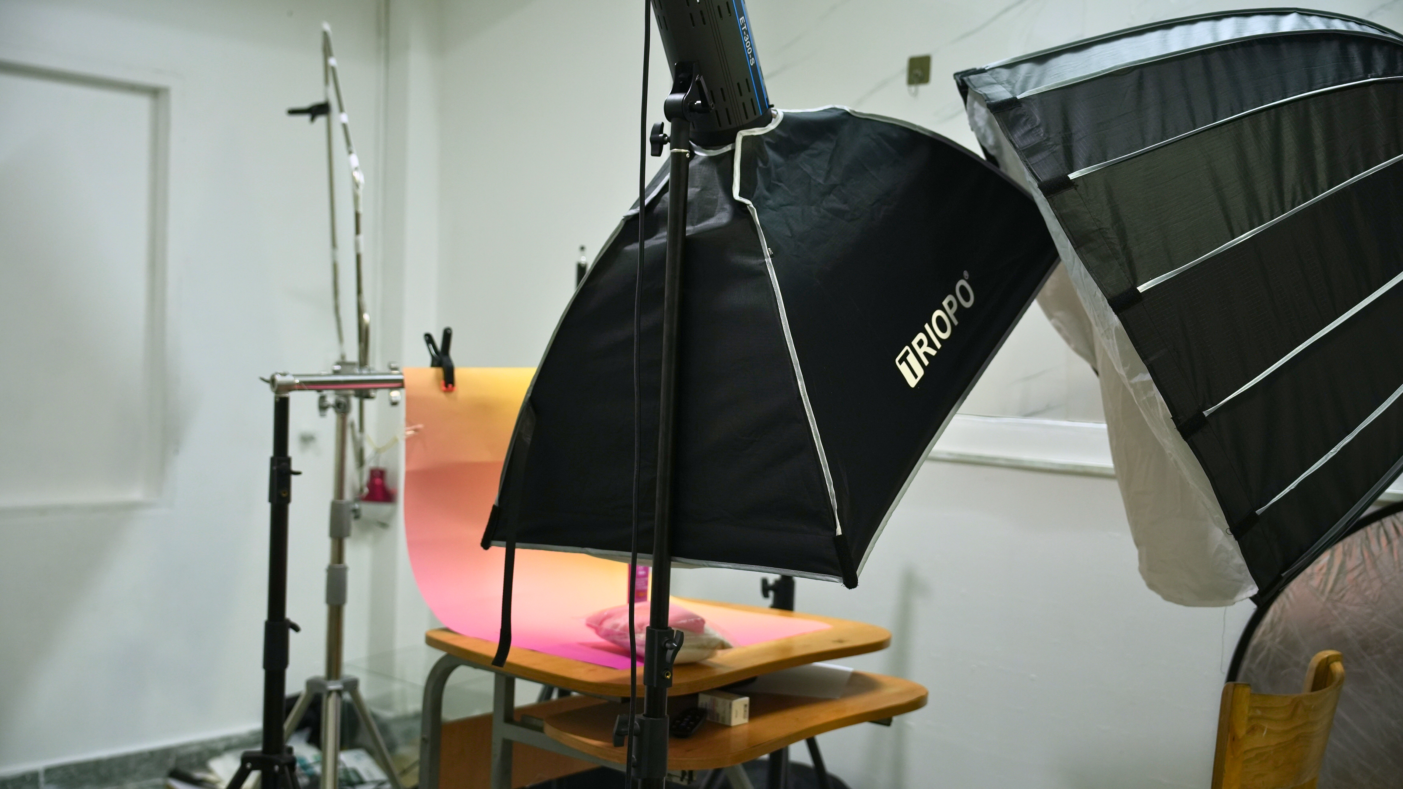 studio lưới tổ ong.jpg