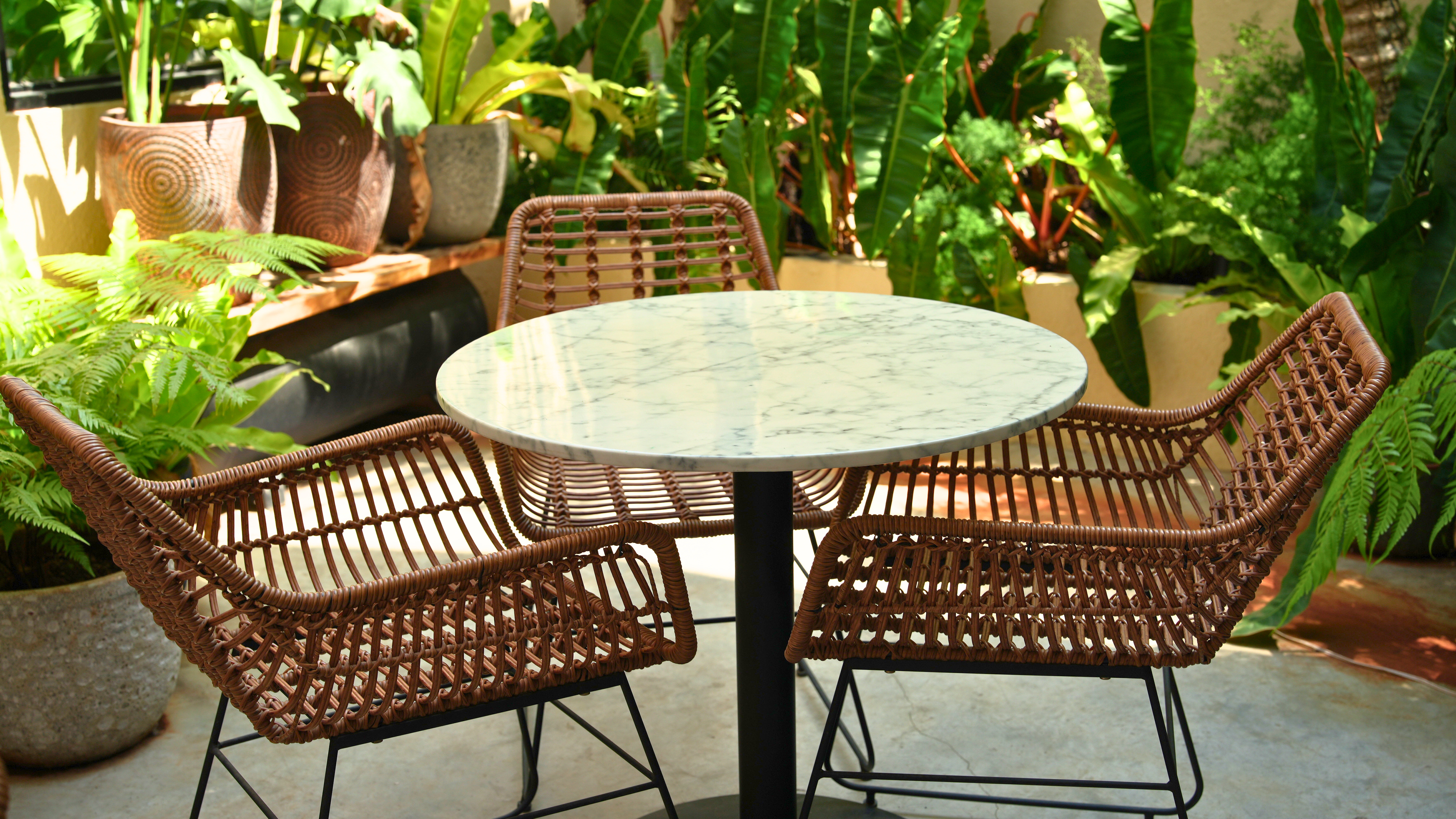 bàn ghế cafe.jpg