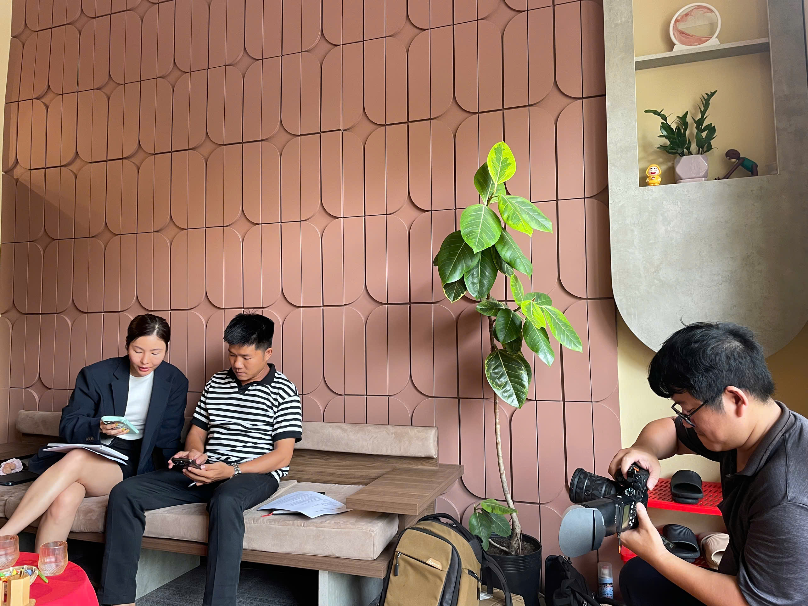 Quay Video, chụp hình làm nội dung chuyên nghiệp cho việc kinh doanh của bạn cùng Unitrux